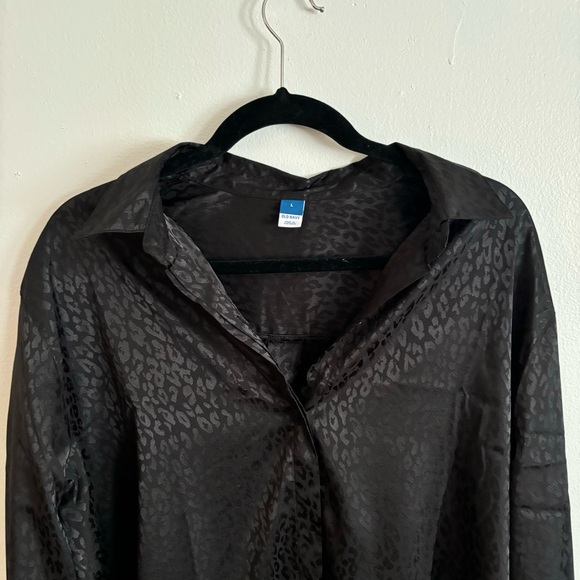 Old Navy Pattern Button Up - Picture 2 of 6